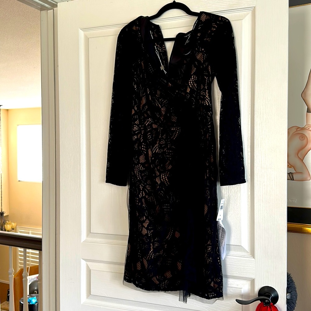 NEW WITH TAGS STUNNING TADASHI SHOJI BLACK LACE DRESS SIZE 8!